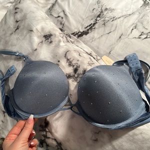 36B Victoria’s Secret miraculous plunge push up bra brand new with tags rare wow
